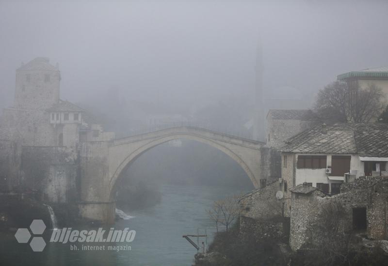 Mostar se prvog dana 2021. probudio pod maglom